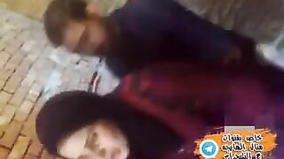 شاب و شابة مصرية في بيت قديم مداعبات ساخنة سكس عربي