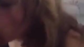 نيج عراقية ادخن ناركيلة وتفرك بكسهة ساخن جدا