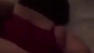 خليجية تصرخ من النيك وابن اخوها ينيك فيها محارم ساخن