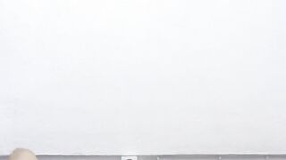 ميلف تونسية تستعرض بالمباشر
