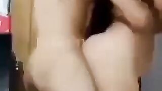 جندي عراقي مع صاحبتة نيج وكافي يجنن
